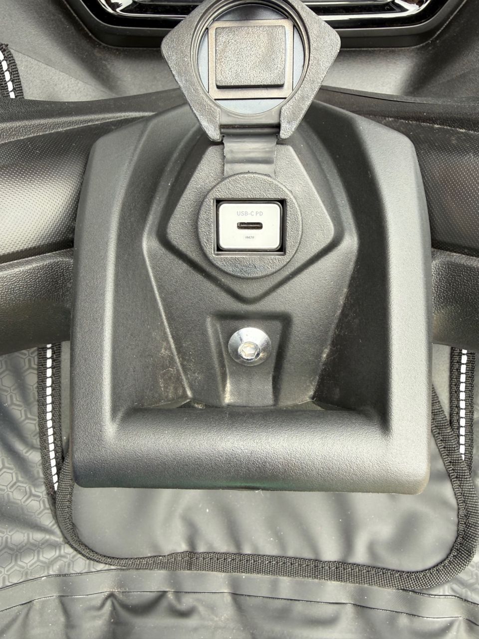 YAMAHA XMAX 300 Tech Max 4