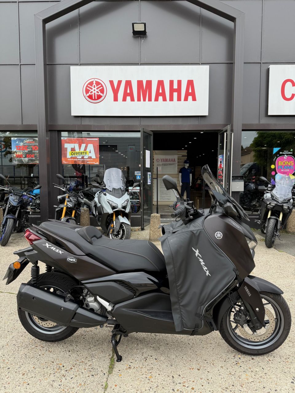 YAMAHA XMAX 300 Tech Max 4
