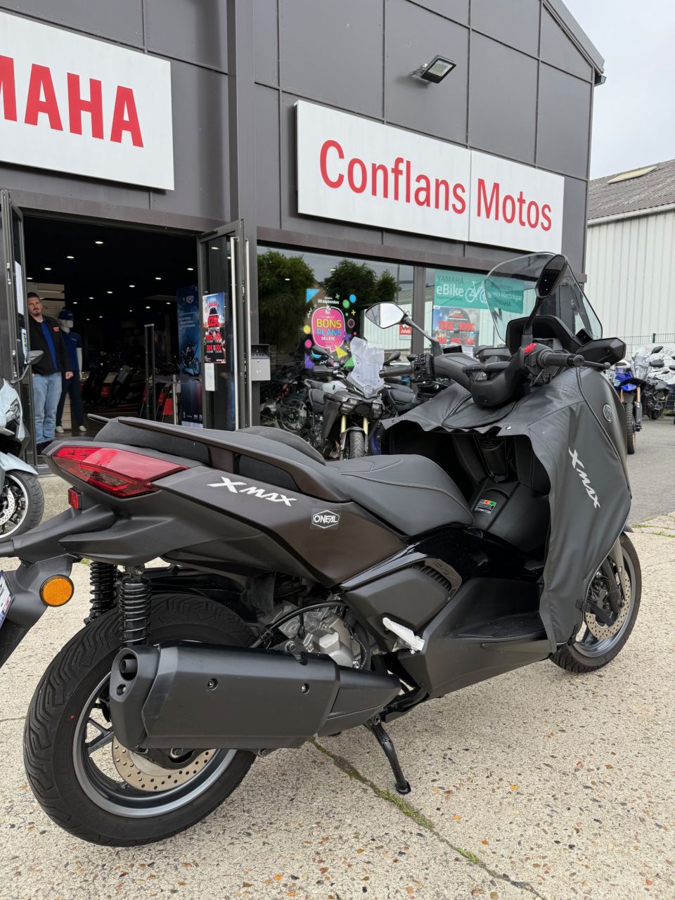 YAMAHA XMAX 300 Tech Max 4