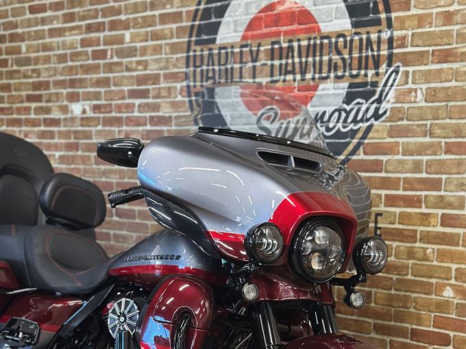 HARLEY-DAVIDSON TOURING ULTRA LIMITED 1923 CVO 4