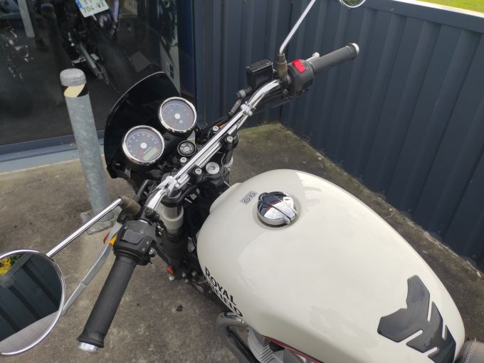 ROYAL ENFIELD INTERCEPTOR 4