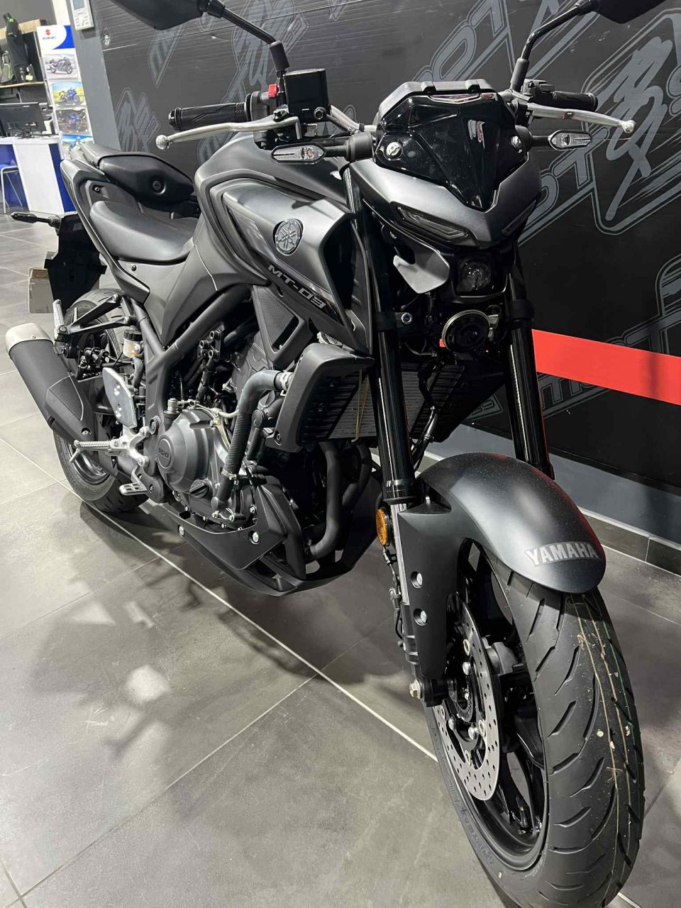 YAMAHA MT-03 4