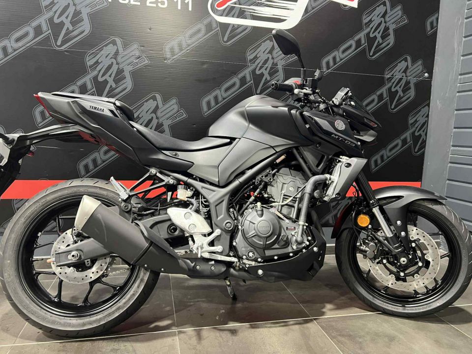 YAMAHA MT-03 4