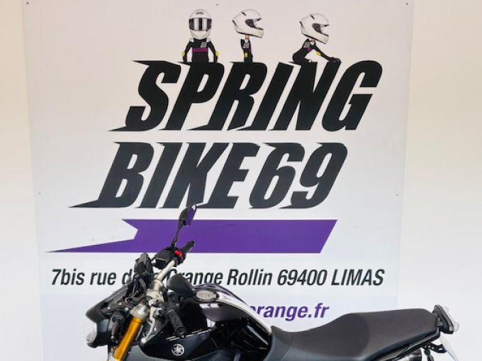YAMAHA MT-09 4