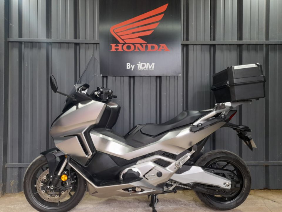 HONDA FORZA 750 4