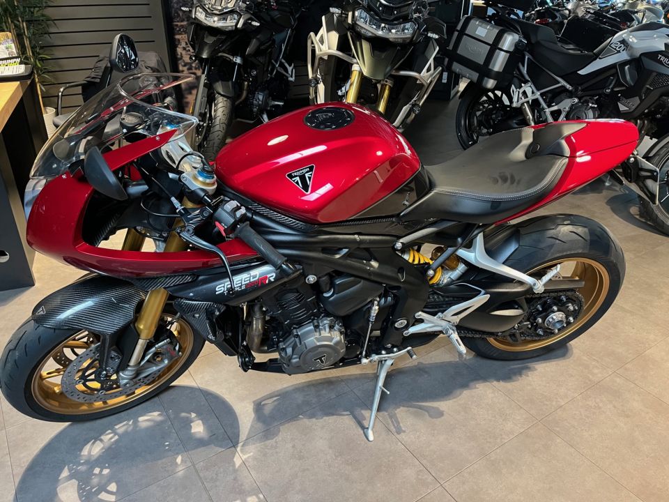 TRIUMPH SPEED TRIPLE 1200 RR 4