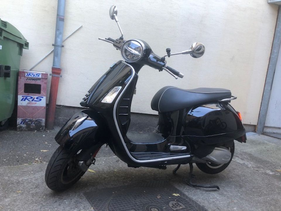 VESPA GTS 300 SUPER 4
