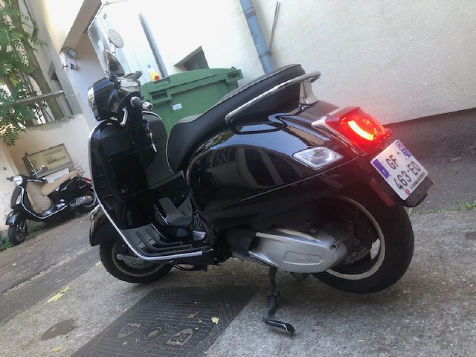 VESPA GTS 300 SUPER 4