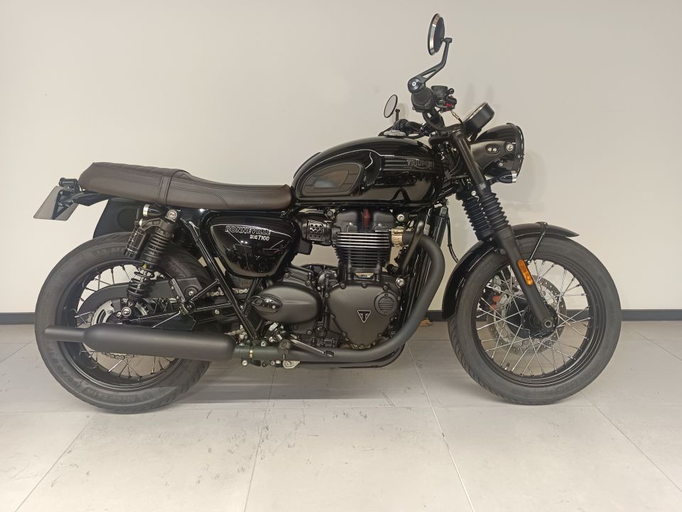 TRIUMPH BONNEVILLE T100 BLACK A2 4
