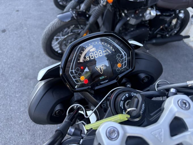 TRIUMPH STREET TRIPLE 765 R A2 4
