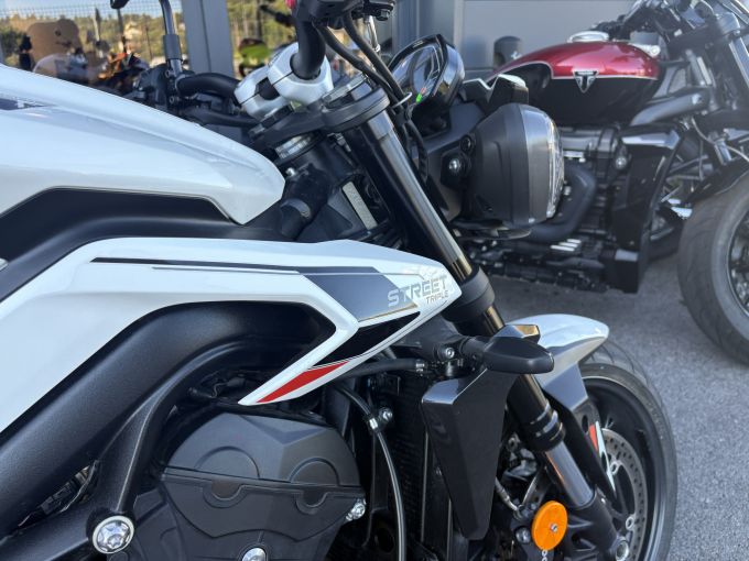 TRIUMPH STREET TRIPLE 765 R A2 4