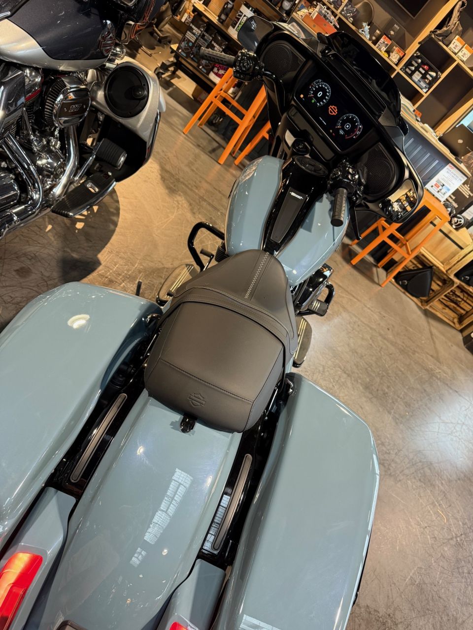 HARLEY-DAVIDSON TOURING STREET GLIDE 1923 4