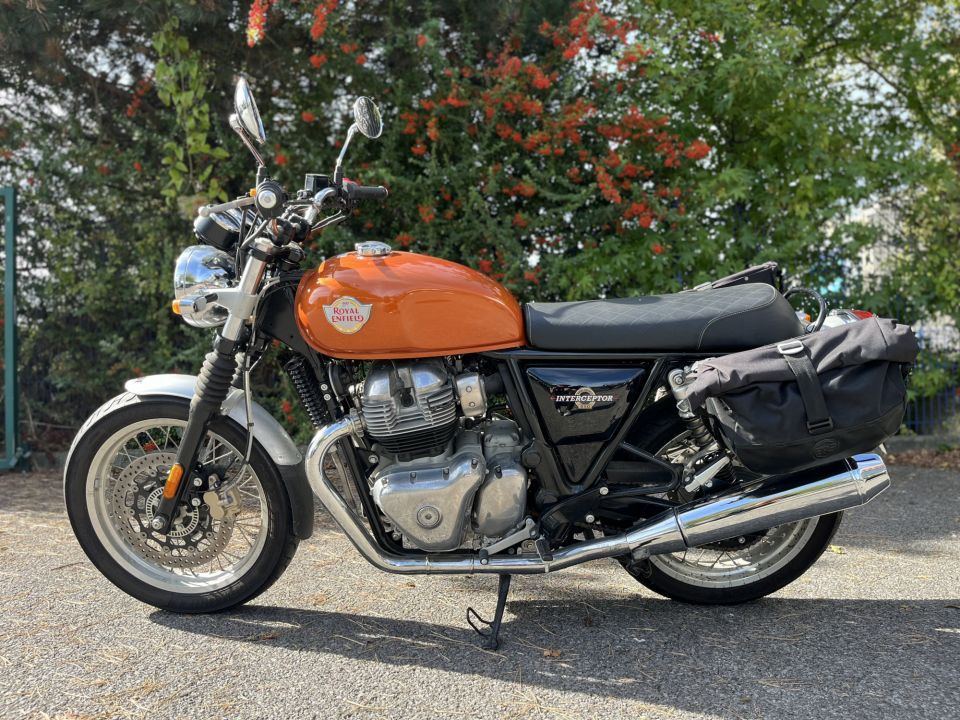 ROYAL ENFIELD INTERCEPTOR 4