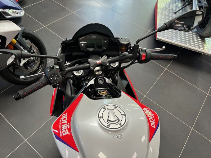 APRILIA TUONO 660 FACTORY 4