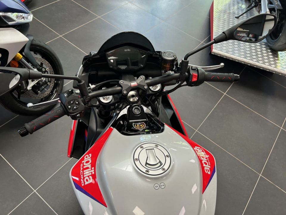 APRILIA TUONO 660 FACTORY 4