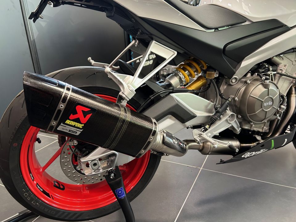 APRILIA TUONO 660 FACTORY 4