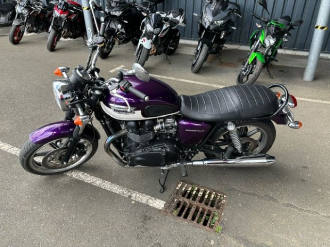 TRIUMPH Bonneville SE 4