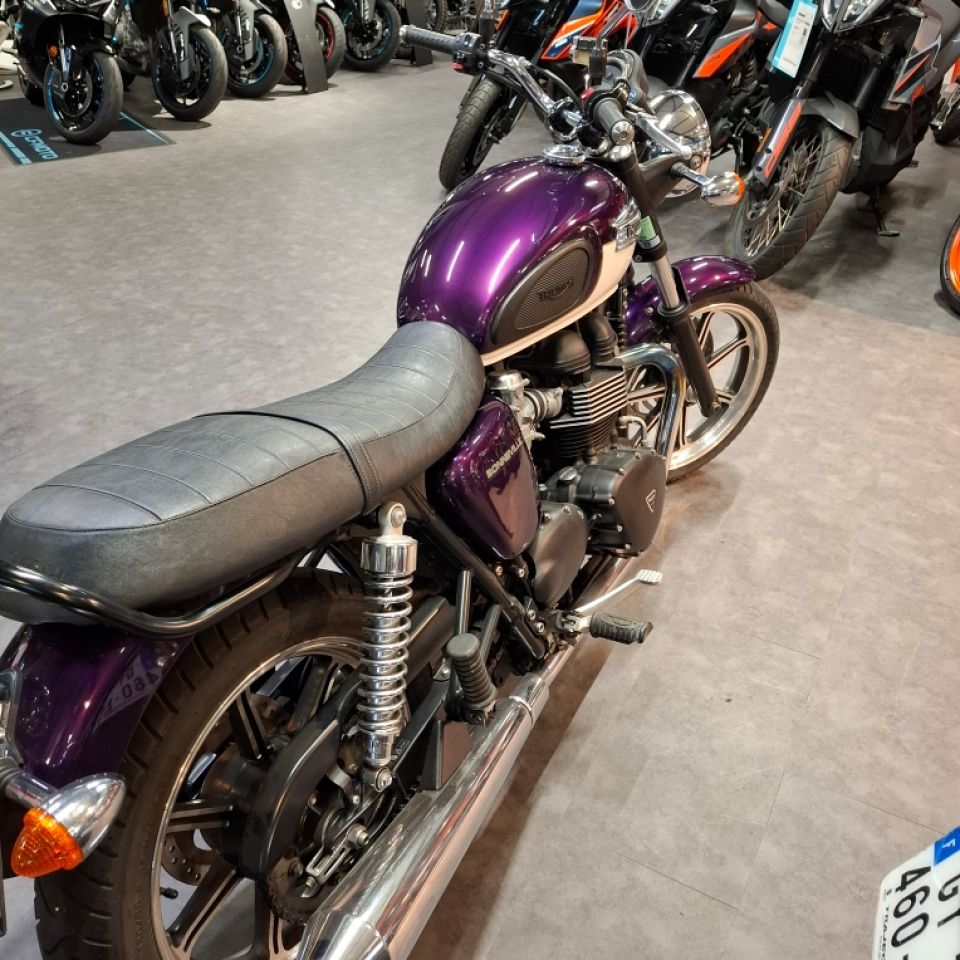 TRIUMPH Bonneville SE 4