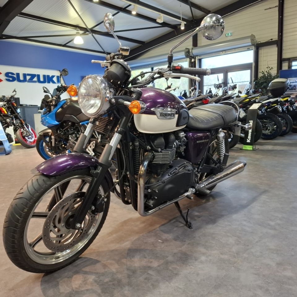 TRIUMPH Bonneville SE 4
