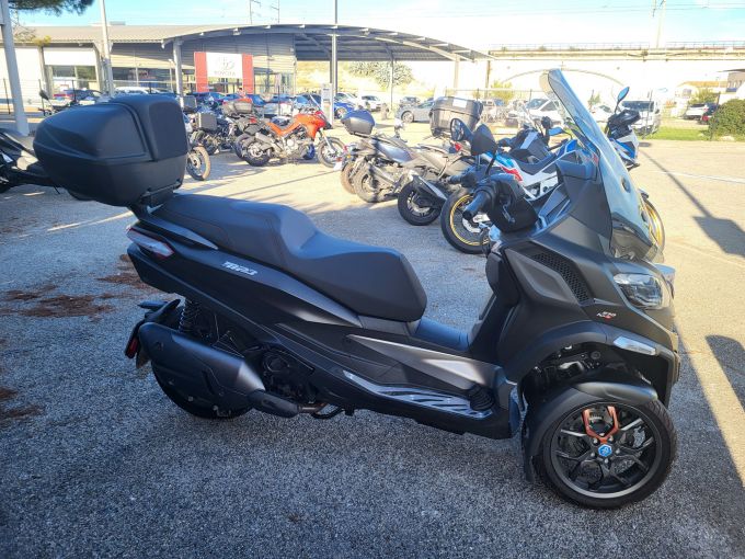 PIAGGIO MP3 530 HPE EXCLUSIVE 4