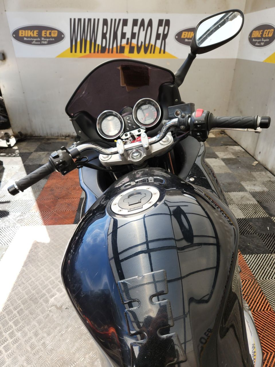 SUZUKI GSF 650 BANDIT 4