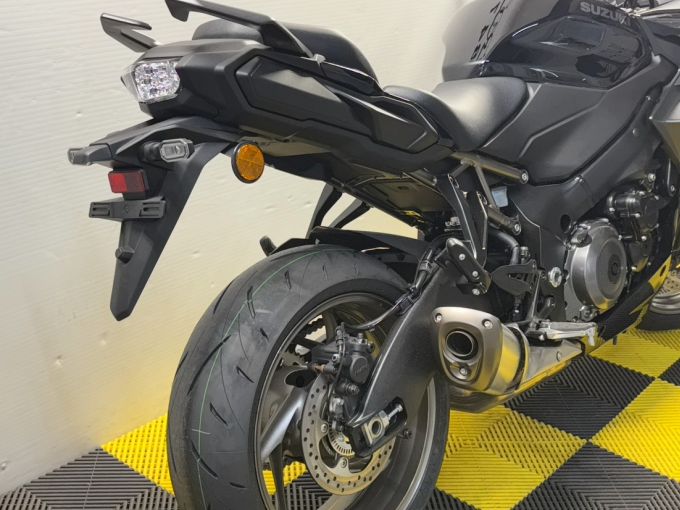 SUZUKI GSX-S 1000 F ABS 4