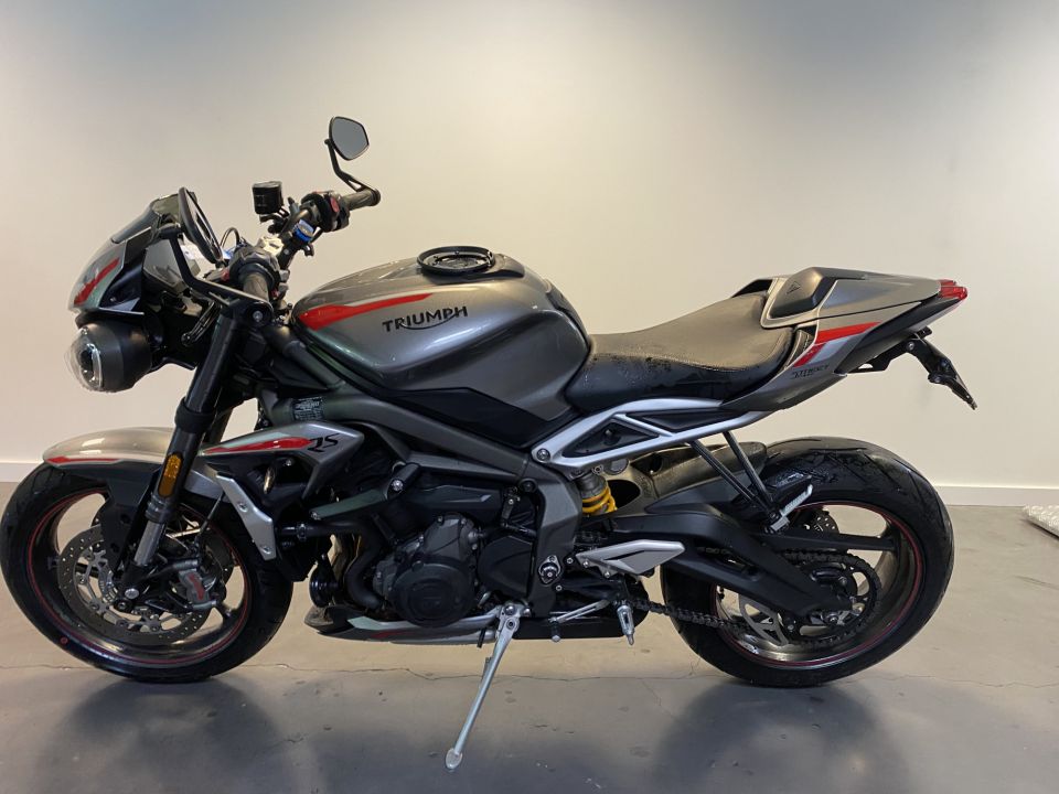TRIUMPH STREET TRIPLE 765 RS 4