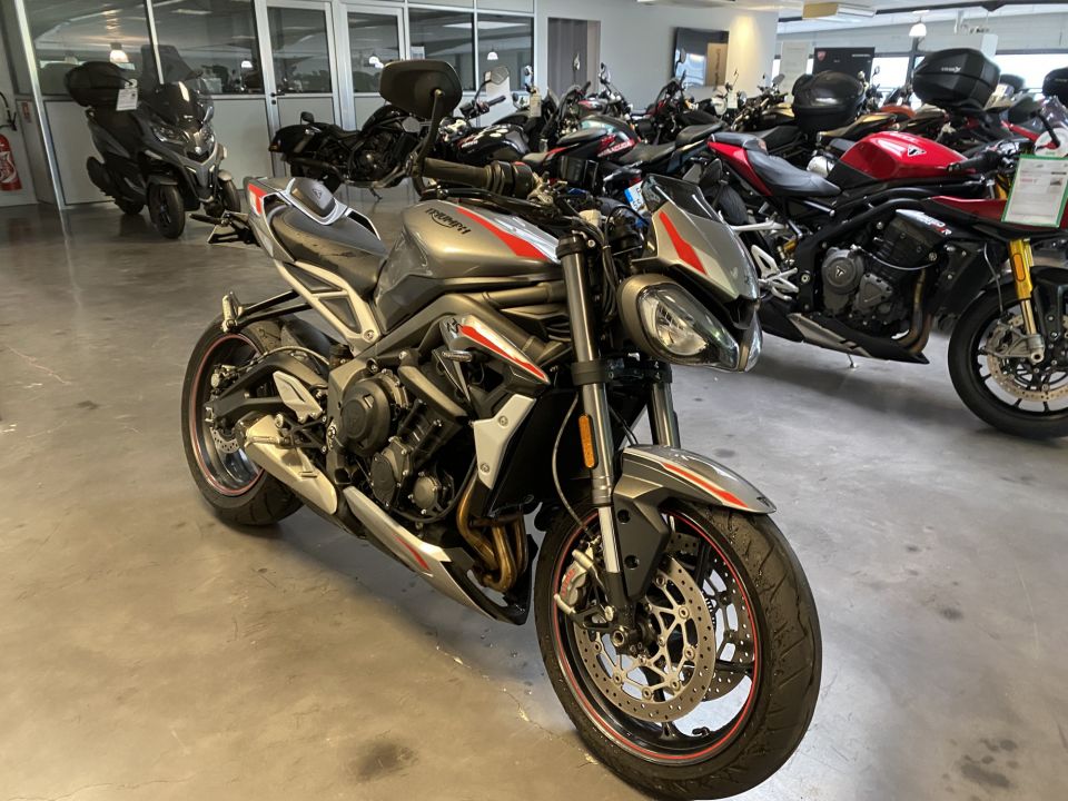 TRIUMPH STREET TRIPLE 765 RS 4