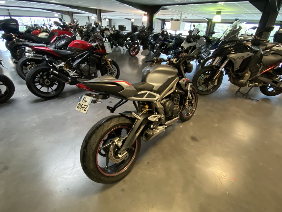 TRIUMPH STREET TRIPLE 765 RS 4