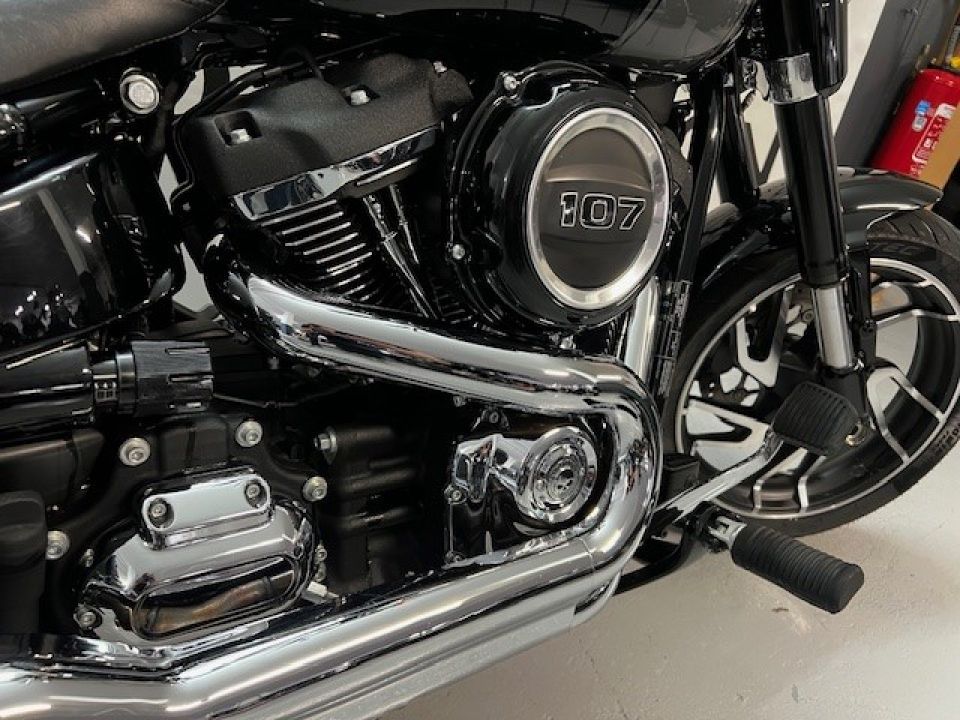 HARLEY-DAVIDSON SOFTAIL SPORT GLIDE 1745 4