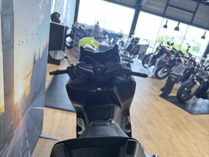 YAMAHA XP T-MAX 560 4