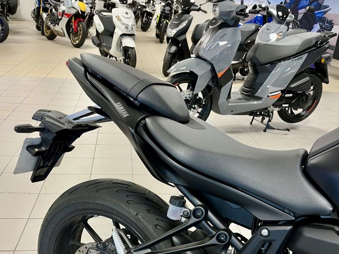 YAMAHA MT-07 (47.5CV) 4