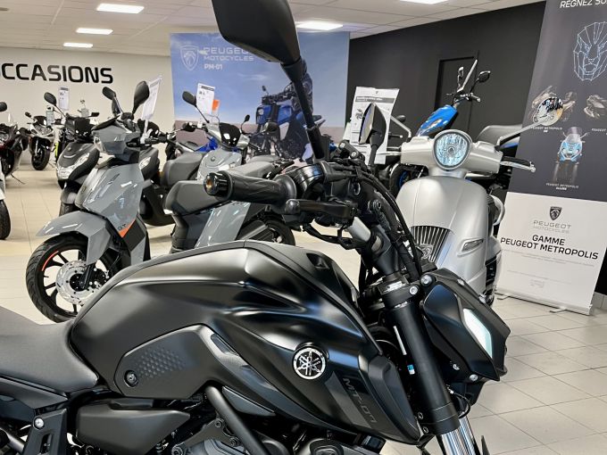 YAMAHA MT-07 (47.5CV) 4
