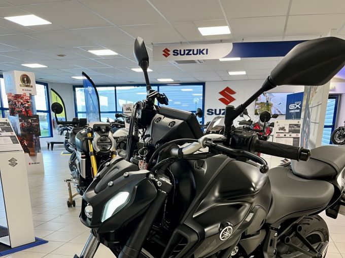 YAMAHA MT-07 (47.5CV) 4