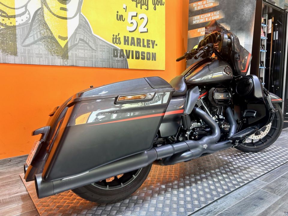 HARLEY-DAVIDSON TOURING STREET GLIDE 1923 CVO  4