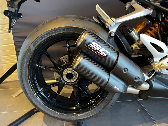 TRIUMPH SPEED TRIPLE 1200 RR 4