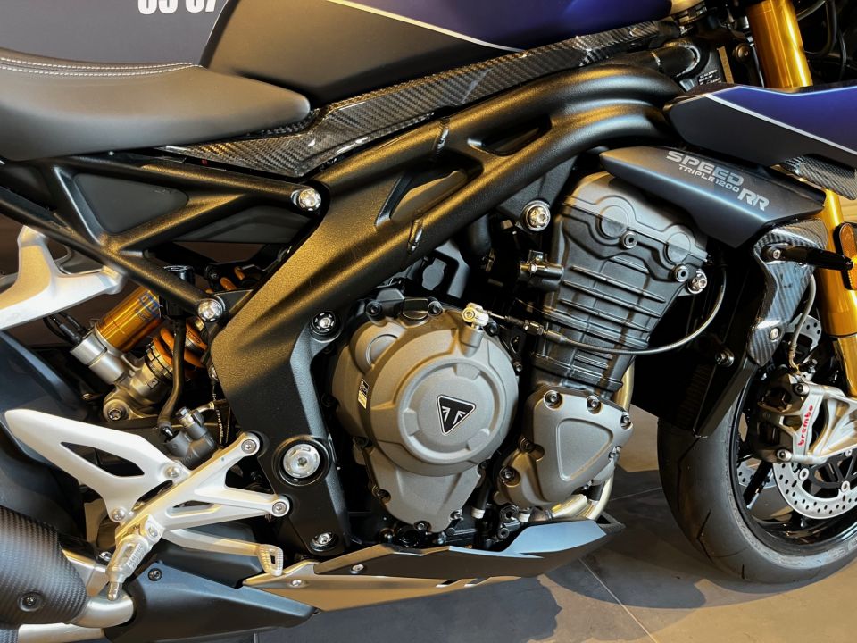 TRIUMPH SPEED TRIPLE 1200 RR 4