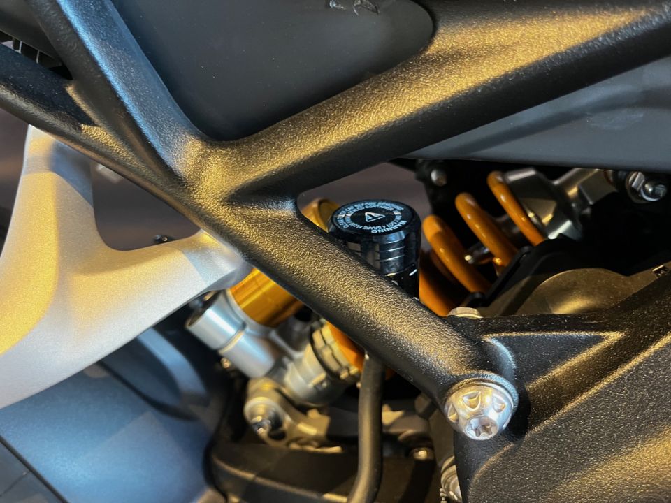 TRIUMPH SPEED TRIPLE 1200 RR 4
