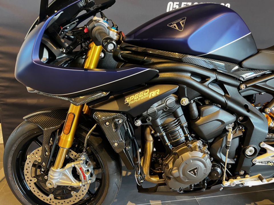 TRIUMPH SPEED TRIPLE 1200 RR 4