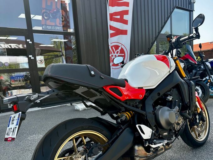 YAMAHA XSR 900 4