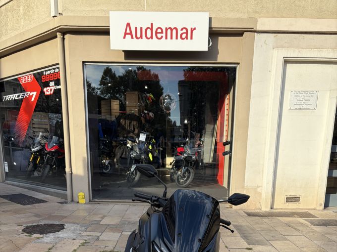YAMAHA NMAX 125 4