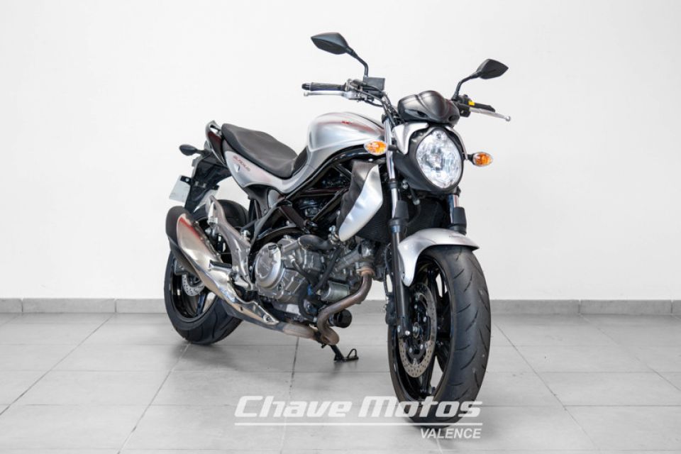 SUZUKI GLADIUS 650 4