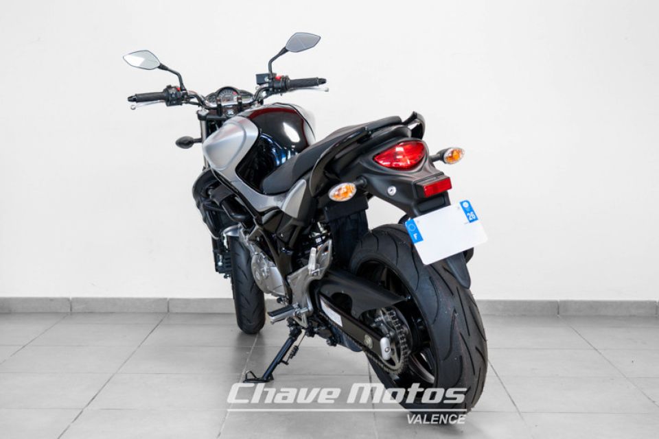 SUZUKI GLADIUS 650 4