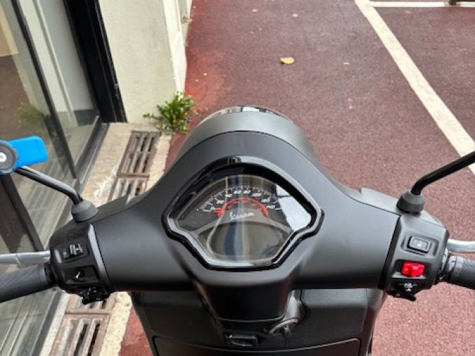 VESPA GTS SUPER SPORT 4