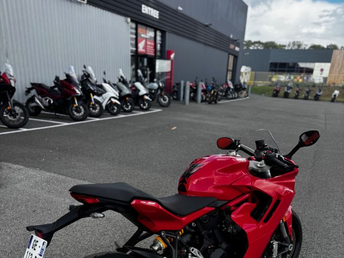 DUCATI SUPERSPORT 937 4
