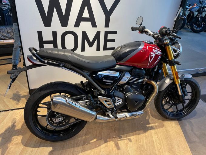TRIUMPH SPEED 400 4