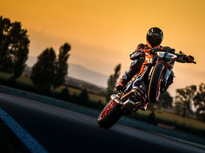 KTM 1290 SUPER DUKE R EVO 4