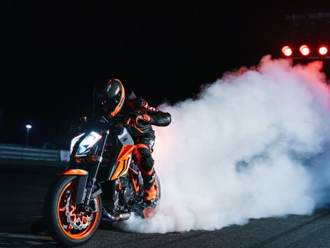 KTM 1290 SUPER DUKE R EVO 4