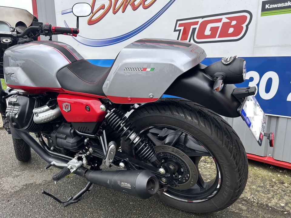 MOTO GUZZI V7 4