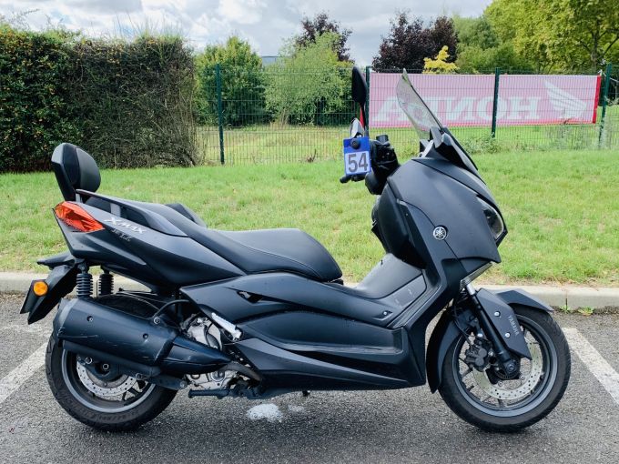 YAMAHA XMAX 300 4